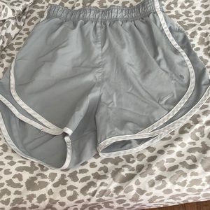 Women gray Nike shorts size XS